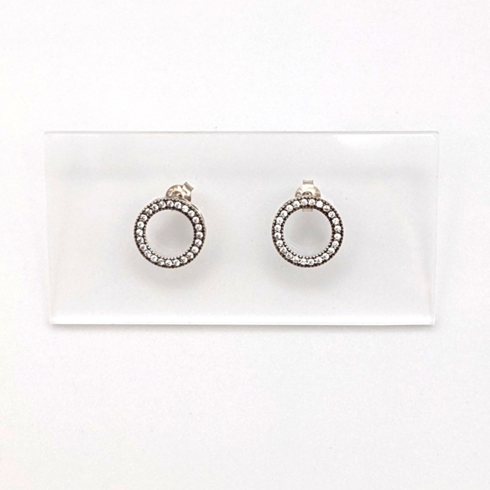 Sterling Silver circle stud earrings